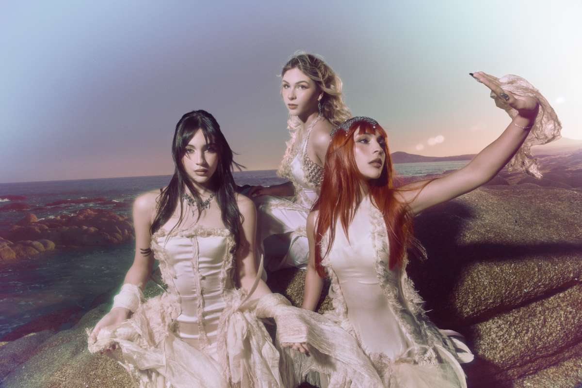The Warning – Everything’s Falling World Tour
