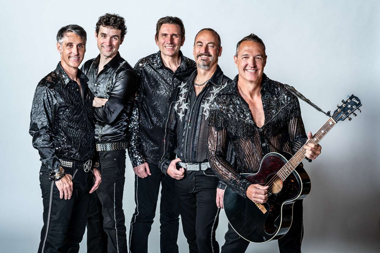 Super Diamond – The Neil Diamond Tribute