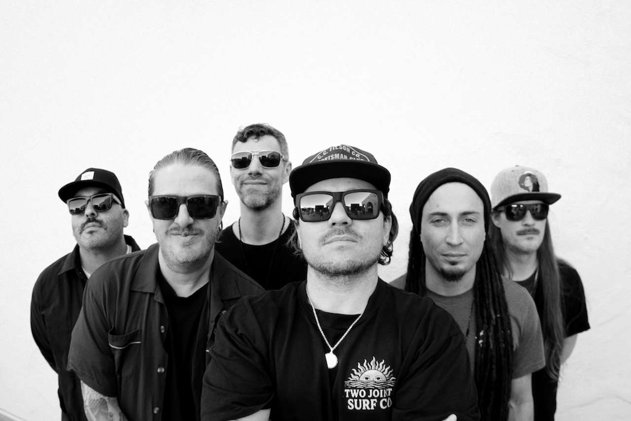 THE ELOVATERS – SHARK BELLY MOTEL TOUR
